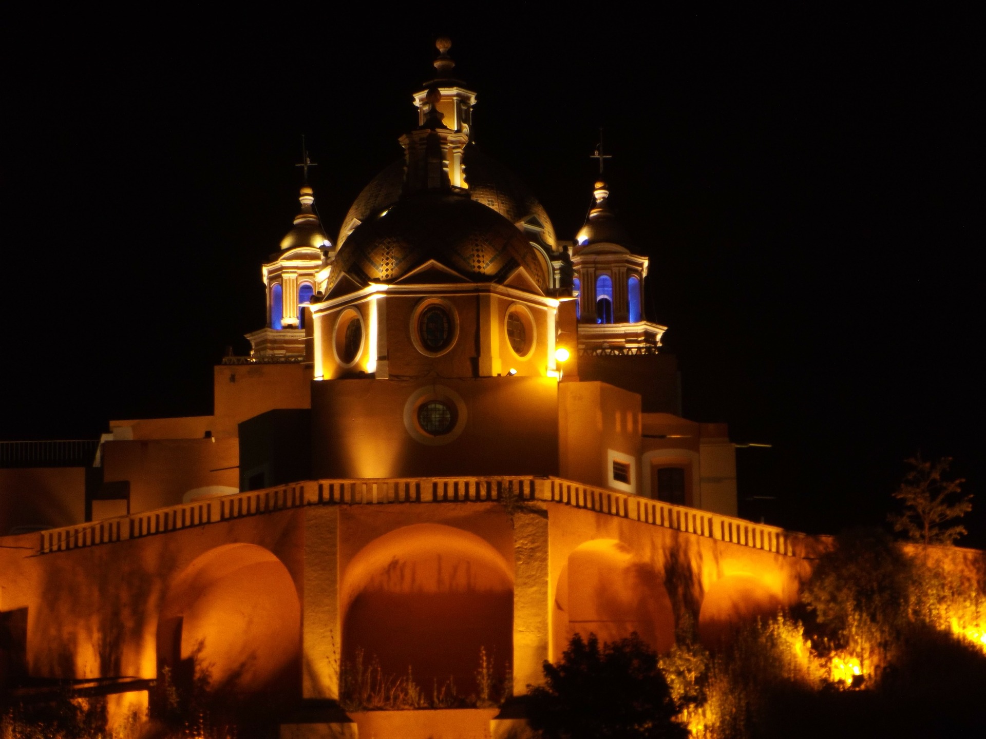 Iglesia-Cholula-de-noche