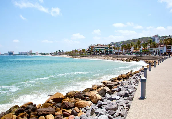 disfrutar del malecón costero